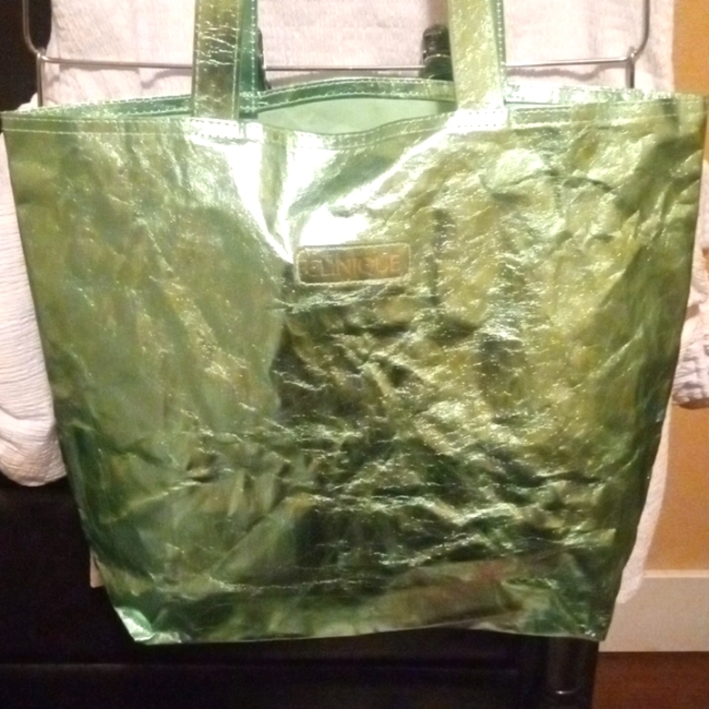 NWT CLINIQUE MEDIUM SIZED TOTE BAG